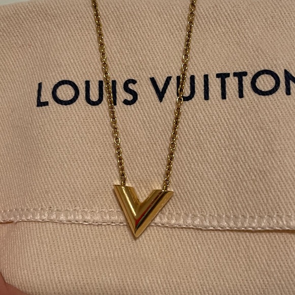 Louis Vuitton Essential V Necklace -Full set - Picture 5 of 9